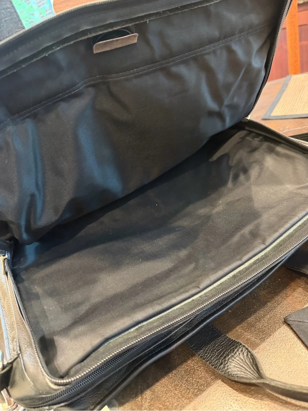 Longchamp Paris EUC Black Leather Weekender Briefcase Travel Crossbody Bag P253